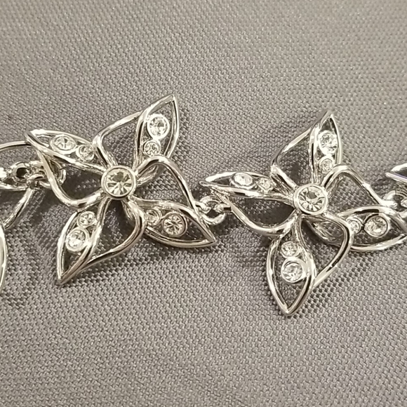 💕TED BAKER💕 Silver Crystal Breeze Jeweled Bracelet NWT - Picture 4 of 8